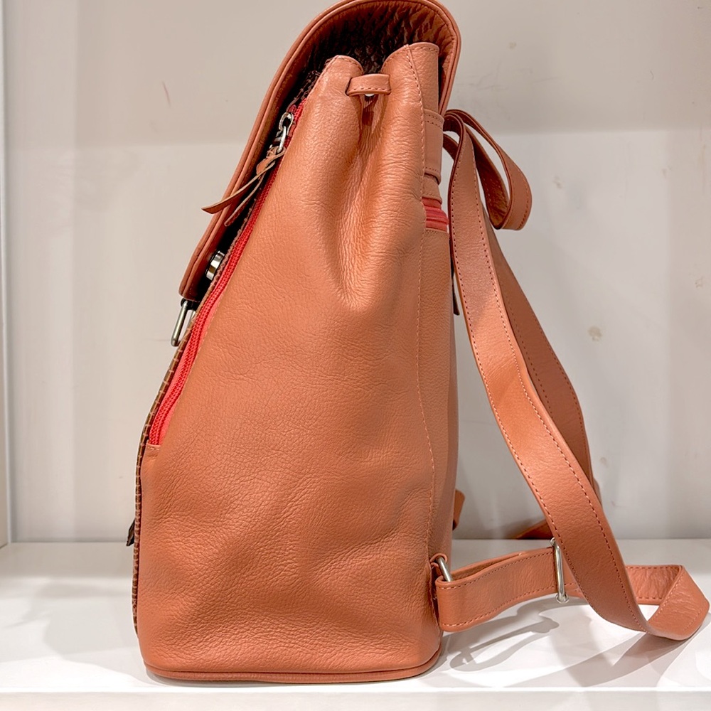 leather backpack - Picture 3 of 7